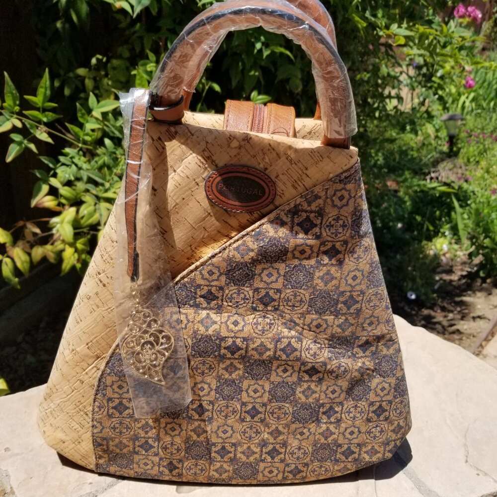 PORTUGAL CORK BACKPACK - Picture 5 of 8